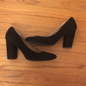 Urban Outfitters | Black Suede Pumps